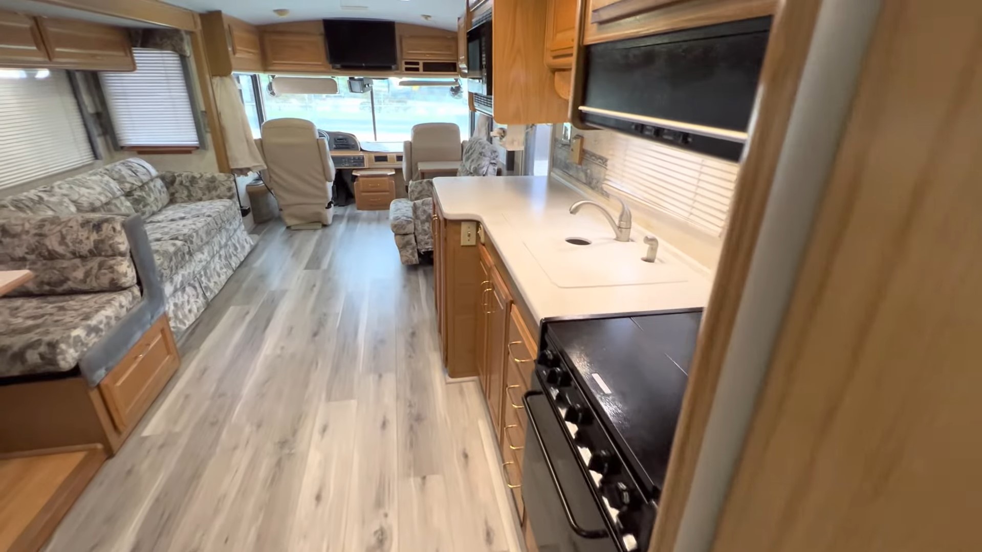2000 Fleetwood Bounder 39Z — interior looking forward from the galley to the cockpit